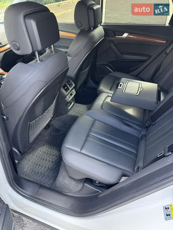 Внедорожник / Кроссовер Audi Q5 2020 в Тернополе