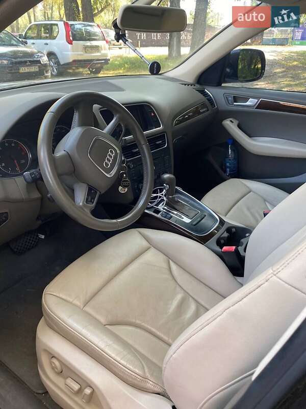Позашляховик / Кросовер Audi Q5 2011 в Києві