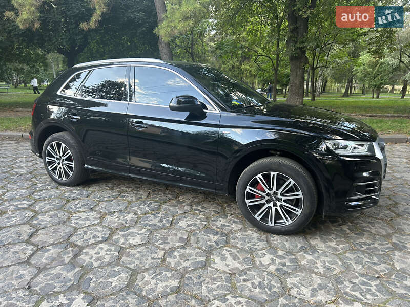 Внедорожник / Кроссовер Audi Q5 2017 в Ровно