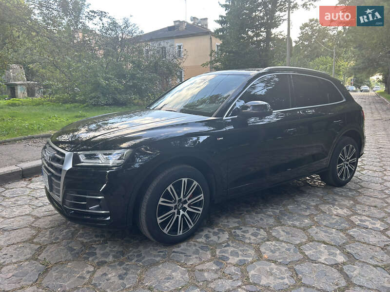 Внедорожник / Кроссовер Audi Q5 2017 в Ровно