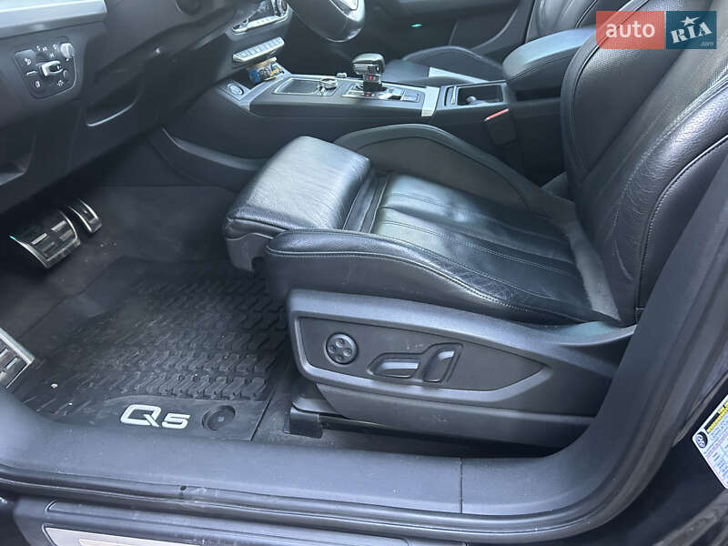 Внедорожник / Кроссовер Audi Q5 2017 в Ровно