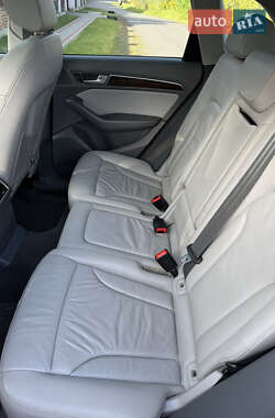 Внедорожник / Кроссовер Audi Q5 2015 в 