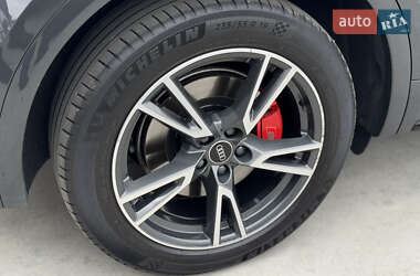 Внедорожник / Кроссовер Audi Q5 2021 в 