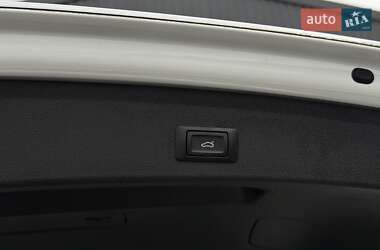Позашляховик / Кросовер Audi Q5 2017 в 