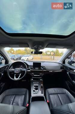 Внедорожник / Кроссовер Audi Q5 2018 в 