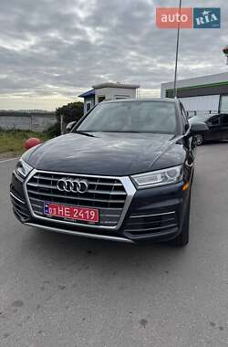 Внедорожник / Кроссовер Audi Q5 2018 в 