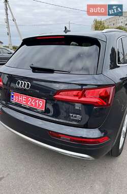 Внедорожник / Кроссовер Audi Q5 2018 в 