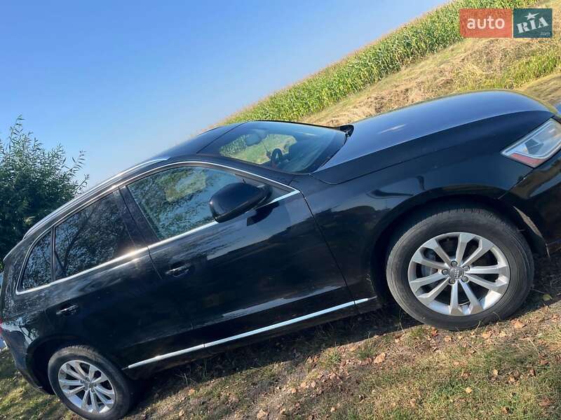 Внедорожник / Кроссовер Audi Q5 2012 в Дубровице