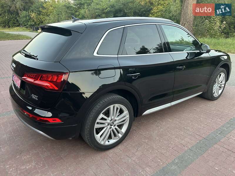 Позашляховик / Кросовер Audi Q5 2017 в Києві