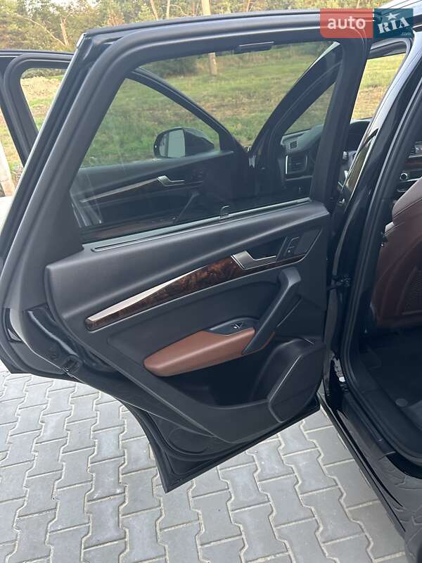 Позашляховик / Кросовер Audi Q5 2017 в Києві