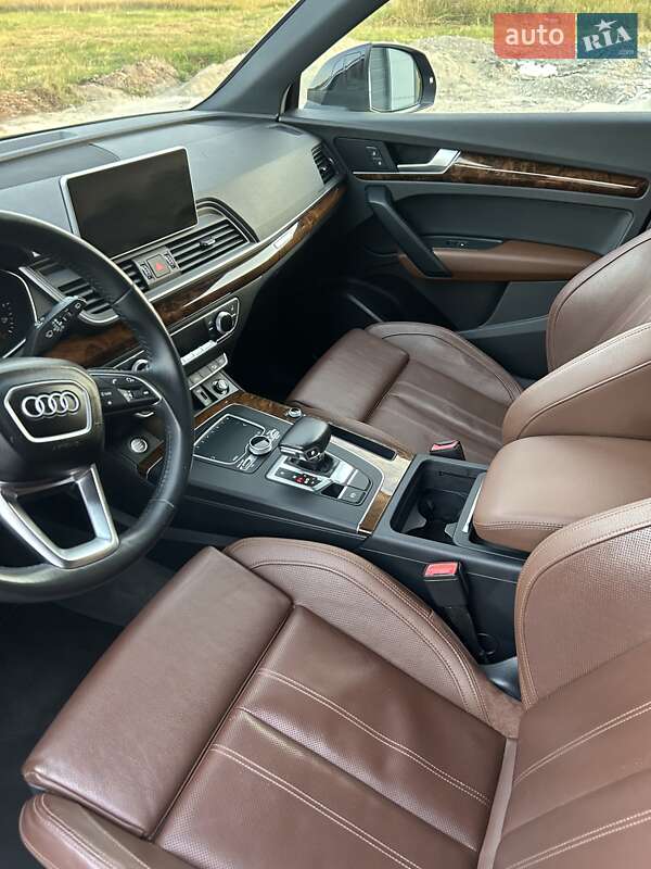 Позашляховик / Кросовер Audi Q5 2017 в Києві
