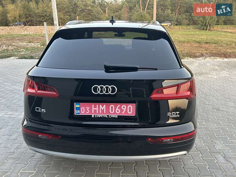 Позашляховик / Кросовер Audi Q5 2017 в Києві