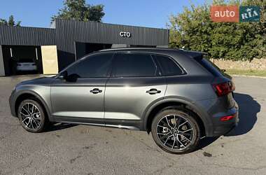 Позашляховик / Кросовер Audi Q5 2021 в 