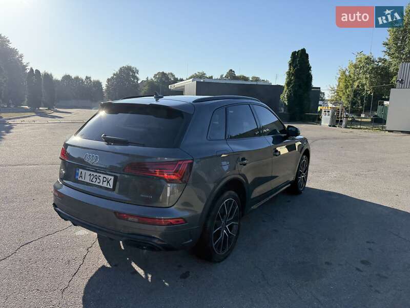 Позашляховик / Кросовер Audi Q5 2021 в Києві