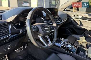 Позашляховик / Кросовер Audi Q5 2021 в 