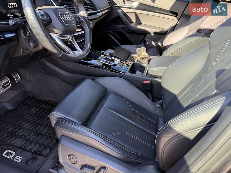 Позашляховик / Кросовер Audi Q5 2021 в Києві