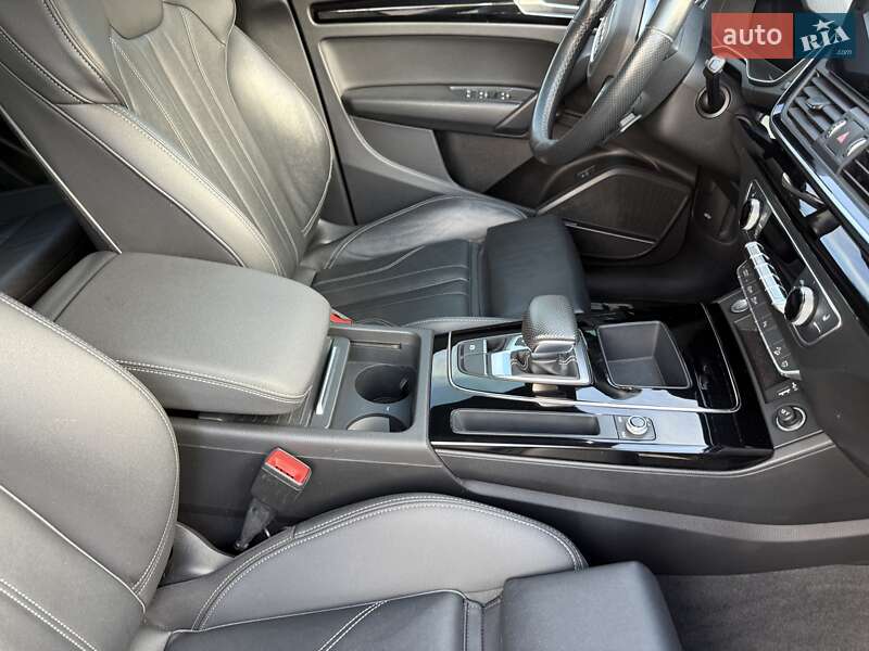 Позашляховик / Кросовер Audi Q5 2021 в Києві