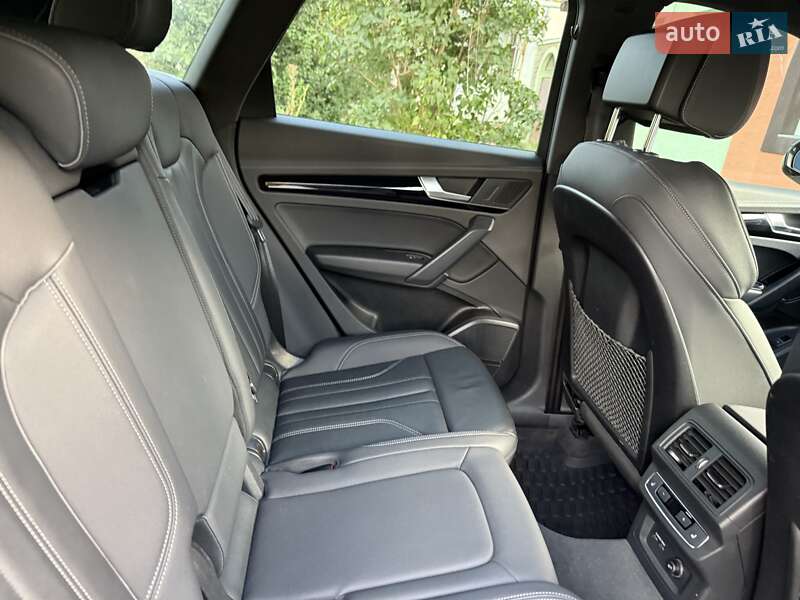 Позашляховик / Кросовер Audi Q5 2021 в Києві