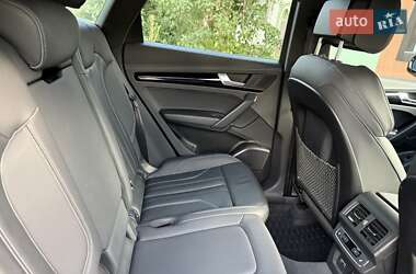 Позашляховик / Кросовер Audi Q5 2021 в 