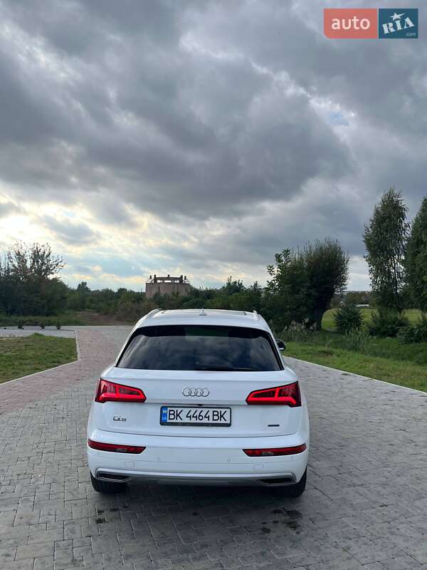 Позашляховик / Кросовер Audi Q5 2018 в Здолбуніві
