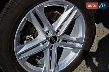Позашляховик / Кросовер Audi Q5 2022 в 