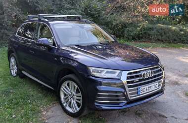 Внедорожник / Кроссовер Audi Q5 2017 в 
