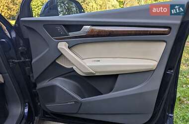Внедорожник / Кроссовер Audi Q5 2017 в 