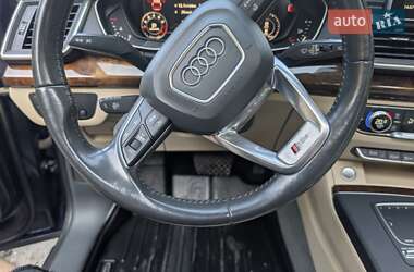 Внедорожник / Кроссовер Audi Q5 2017 в 