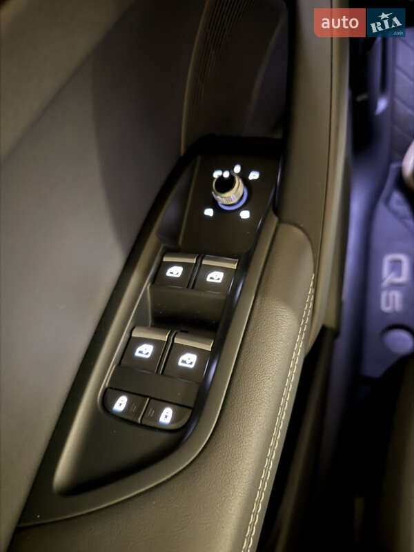 Внедорожник / Кроссовер Audi Q5 2022 в Львове