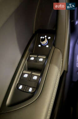 Позашляховик / Кросовер Audi Q5 2022 в 