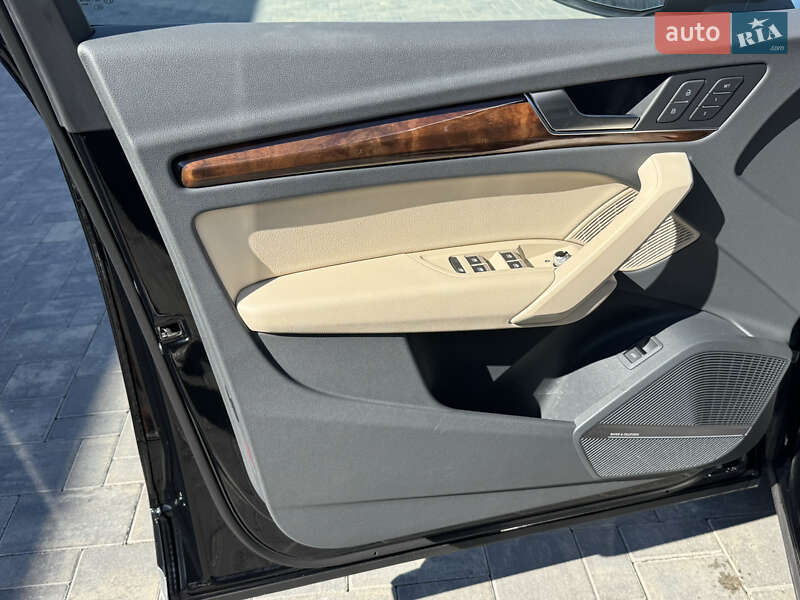 Позашляховик / Кросовер Audi Q5 2017 в Луцьку