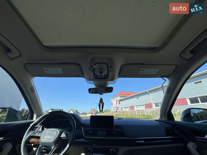 Позашляховик / Кросовер Audi Q5 2017 в Луцьку