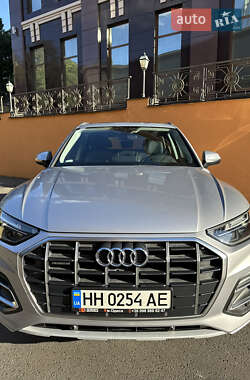 Внедорожник / Кроссовер Audi Q5 2022 в 
