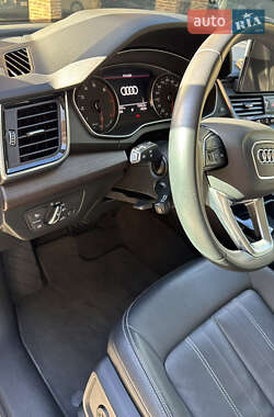 Внедорожник / Кроссовер Audi Q5 2022 в 