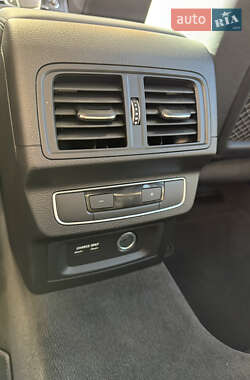 Внедорожник / Кроссовер Audi Q5 2022 в 
