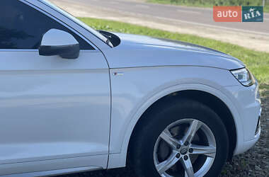 Позашляховик / Кросовер Audi Q5 2017 в 