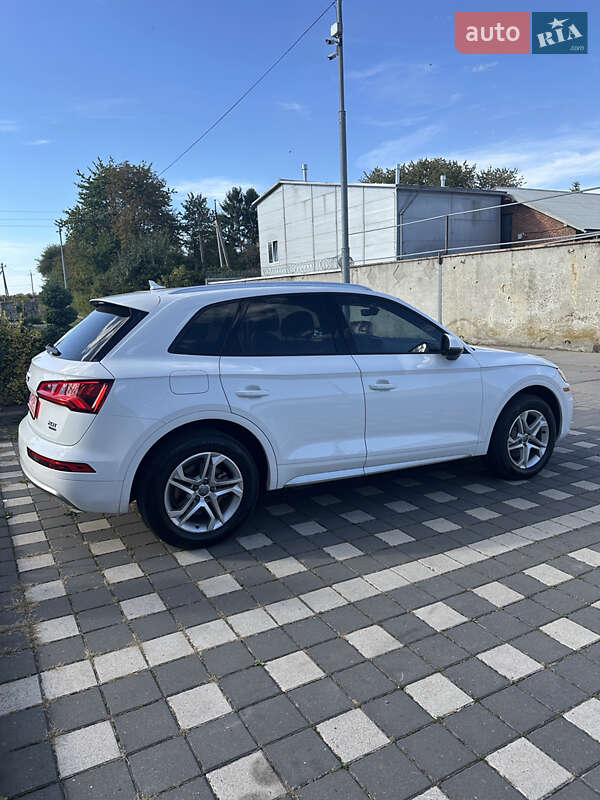 Внедорожник / Кроссовер Audi Q5 2018 в Стрые