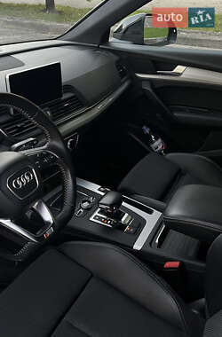 Внедорожник / Кроссовер Audi Q5 2017 в 
