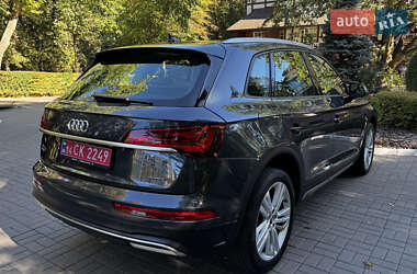 Внедорожник / Кроссовер Audi Q5 2021 в 