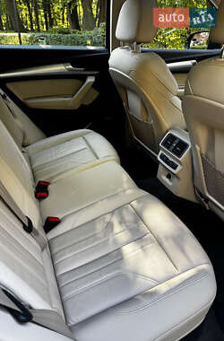 Внедорожник / Кроссовер Audi Q5 2021 в 