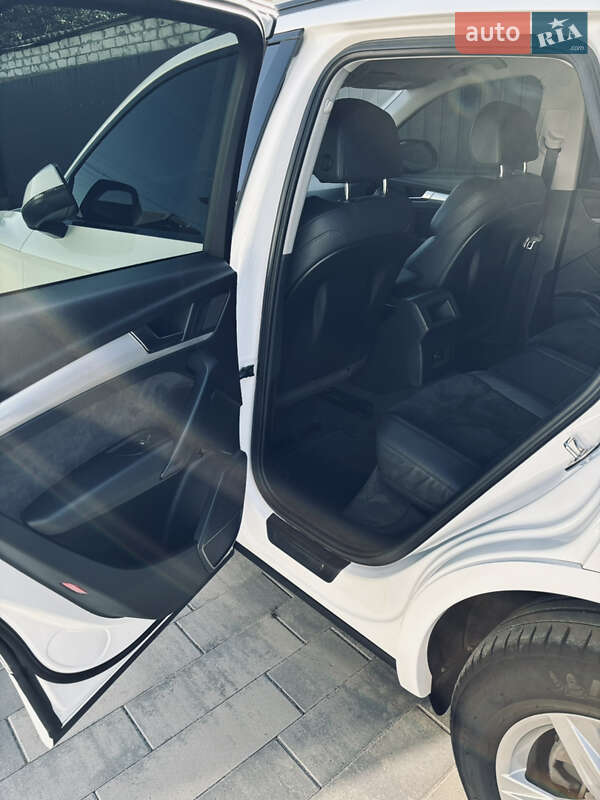 Внедорожник / Кроссовер Audi Q5 2017 в Валках