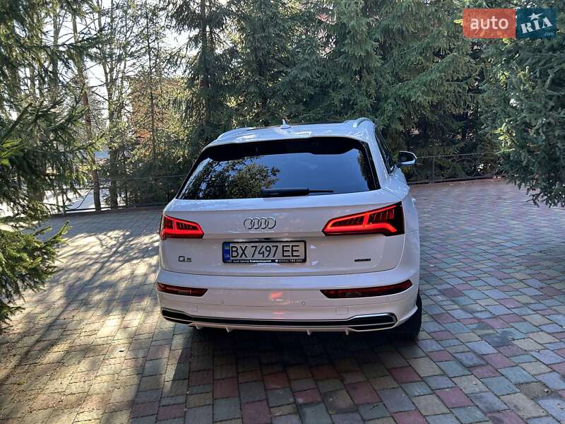 Внедорожник / Кроссовер Audi Q5 2017 в Хмельницком