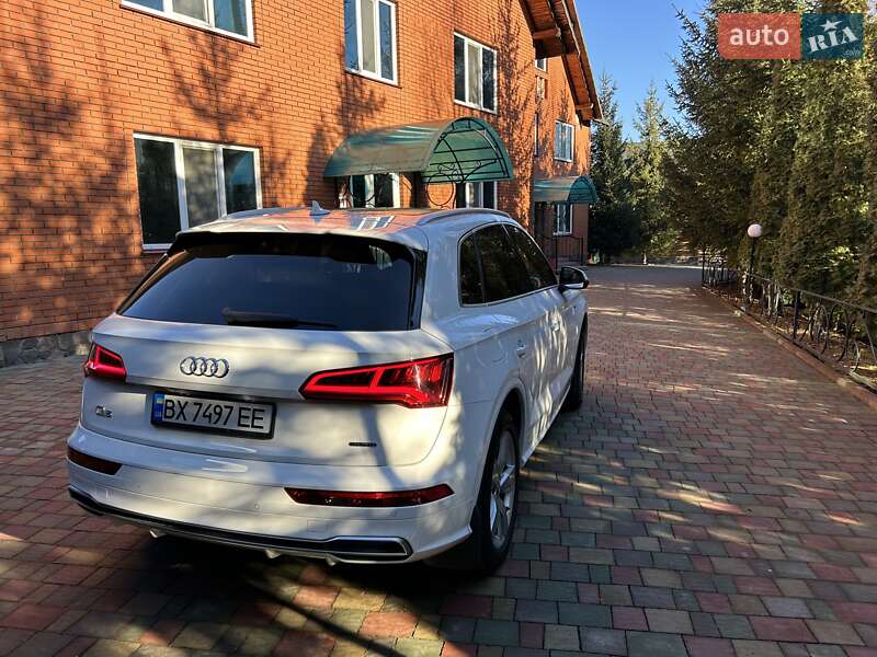 Внедорожник / Кроссовер Audi Q5 2017 в Хмельницком