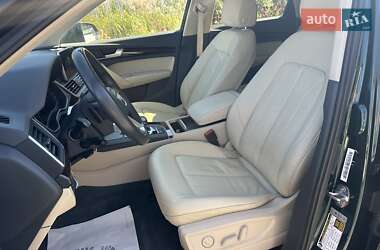 Внедорожник / Кроссовер Audi Q5 2017 в 