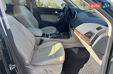 Внедорожник / Кроссовер Audi Q5 2017 в 