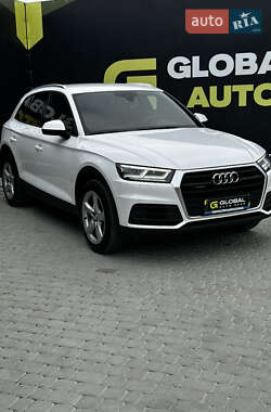 Внедорожник / Кроссовер Audi Q5 2017 в 