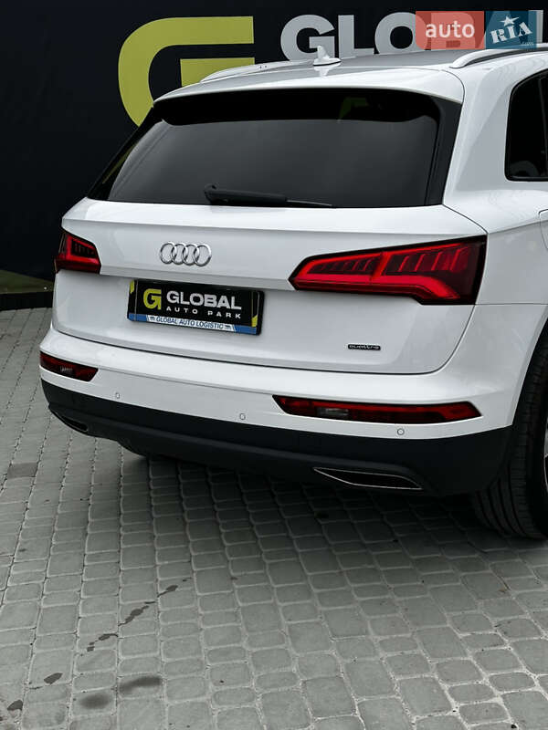 Позашляховик / Кросовер Audi Q5 2017 в Львові