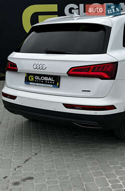Внедорожник / Кроссовер Audi Q5 2017 в 