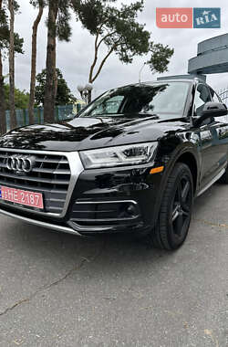Позашляховик / Кросовер Audi Q5 2018 в 