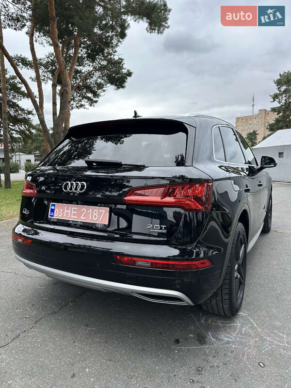 Внедорожник / Кроссовер Audi Q5 2018 в Вараше
